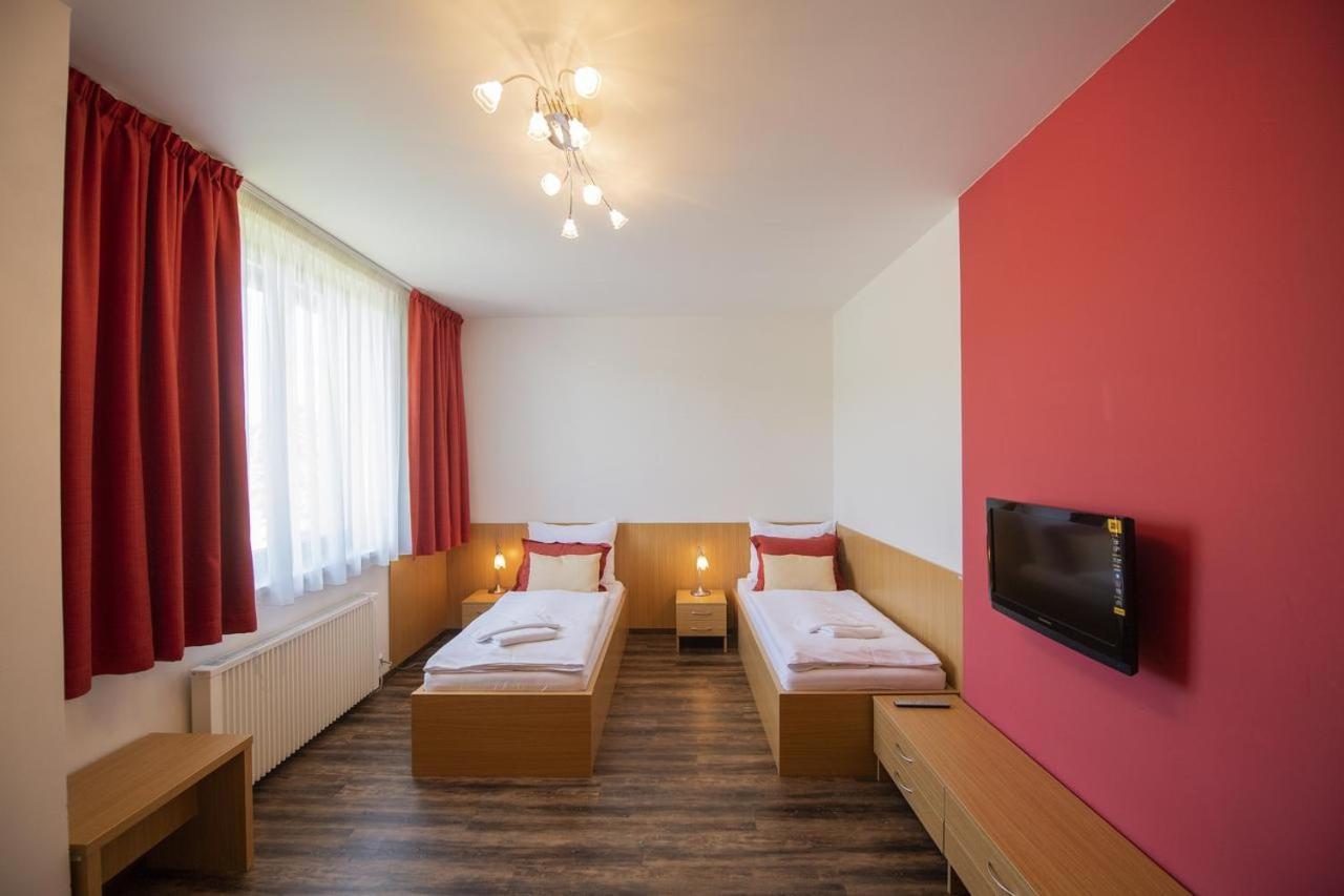 Hotel Berounka Hrebecniky Esterno foto